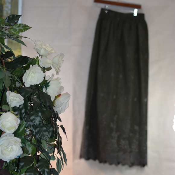 Tall Ladies Embroidered Green Suede Skirt Suit SZ 10 Denard's Ltd - Picture 5 of 11
